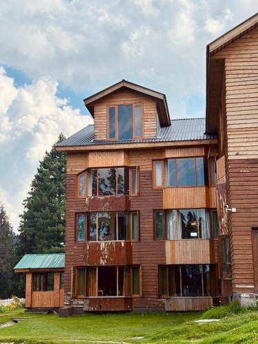 Pine Palace Platinum in Gulmarg