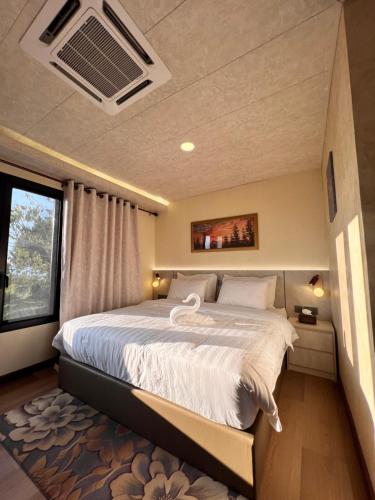 . Lunar Lodge 漫月楼 - Mountain Top Tranquil Luxury Rooms at Eco Valley Retreat Balung 豐之谷