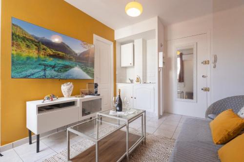 My elegant Studio in center of Cannes Festival