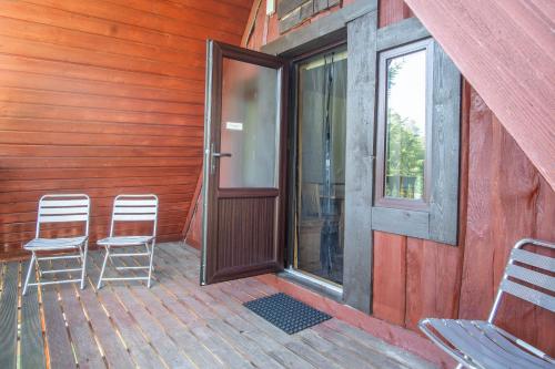 Holidayhouse with sauna and pond Leesoja puhkemaja in Kiraste