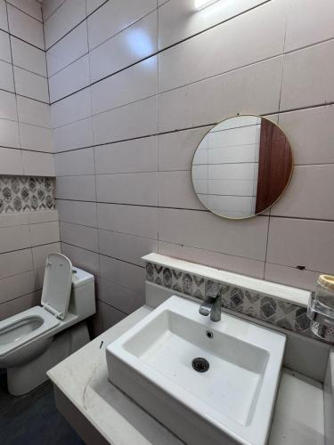Luxurious Villa in Baharia Town Karachi - image 2