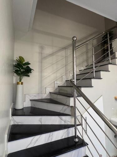 Luxurious Villa in Baharia Town Karachi - image 3