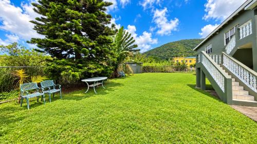 Peaceful 3BR St Kitts Mountain Getaway in Ogees