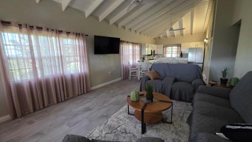 Konyha, Peaceful 3BR St Kitts Mountain Getaway in Ogees
