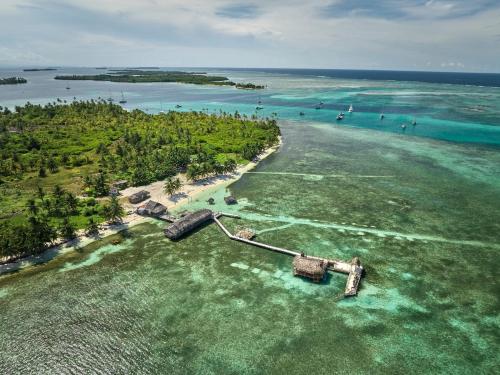 Overwater Paradise Cabin, AnsuBirya, San Blas in El Porvenir