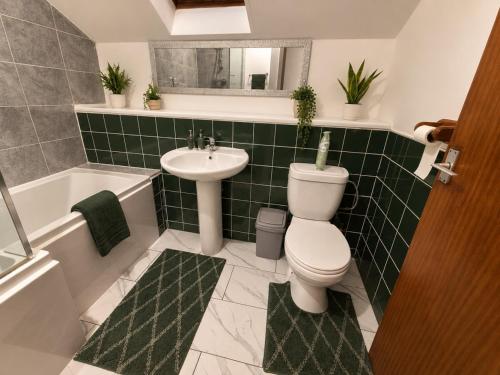 *F1*5GH* Setup for your most relaxed & amazing stay + Free Parking + Free Fast WiFi * 5