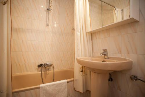 Family Room with Private Bathroom image 3