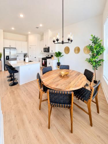 Goose Creek Modern Retreat in Wheeler (AR)