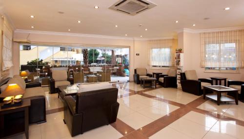 Remi Hotel - image 4