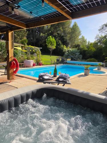 Domaine à l'Aise - Piscine chauffée