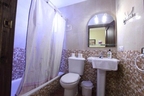 Single Room with Private Bathroom