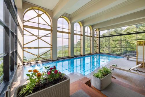 Piscina, Bhangeri Durbar Resort in Baluwapati Deupur