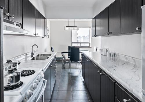 Executive King Suite with One King Bed