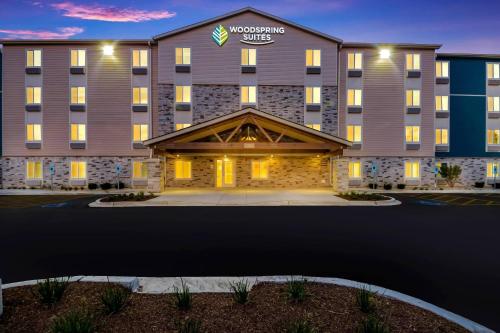 Exterior view, WoodSpring Suites Chicago Addison in South O'Hare