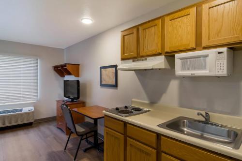 . WoodSpring Suites Jacksonville I-295 East