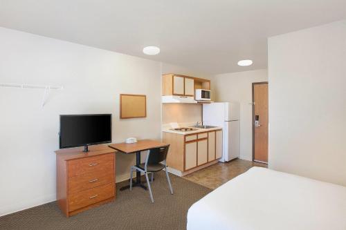 WoodSpring Suites Jacksonville Beach Blvd – Jacksonville, FL