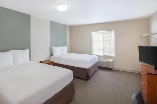 2 double beds