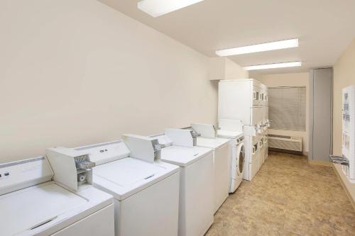 WoodSpring Suites Jacksonville Beach Blvd – Jacksonville, FL