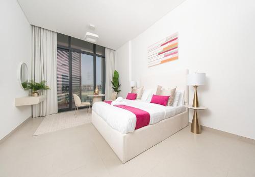 Seaview Studio with Balcony In Blue Bay Walk in Umm Al Quwain