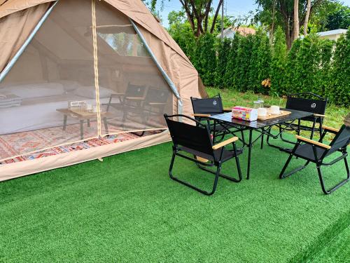Exterior view, Riverside Glamping Resort Kanchanaburi in Lat Ya
