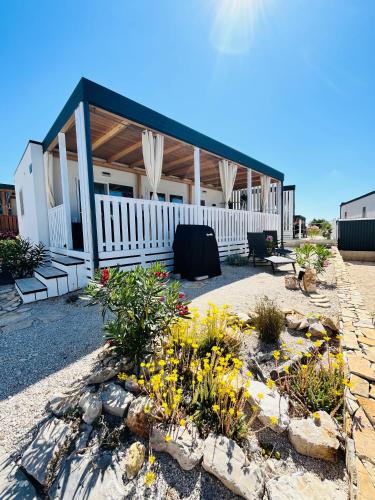 2 bedrooms, 4 beds