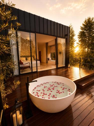 Hot tub, Hillside Haven in Nong Phlap