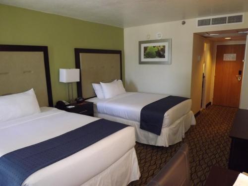 2 double beds