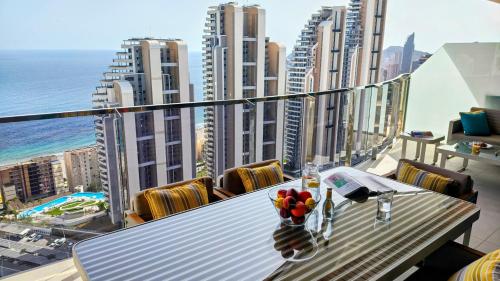 SUNSET WAVES elegant apartment