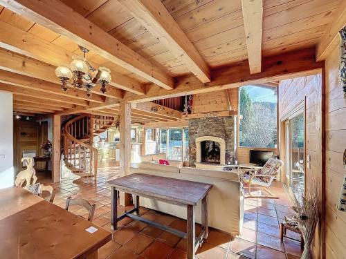 Lovely Ski Chaalet with great views - image 3