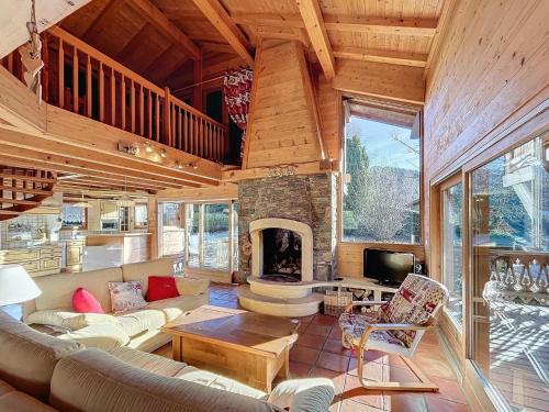 Lovely Ski Chaalet with great views