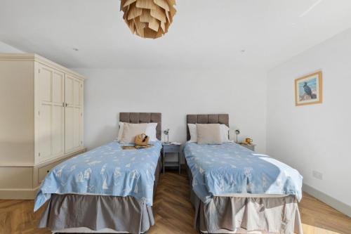 Seacroft - 6 guests 3 bedrooms WiFi dog friendly sea view - image 2