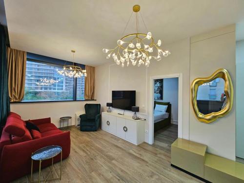 Royal Gardens cosy corner apartment