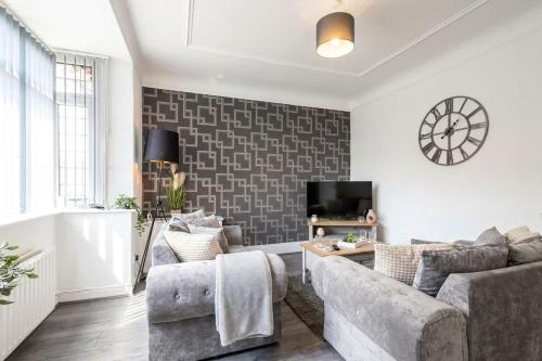 Convenient 3 Bedroom House w Garden in St Helens in St Helens