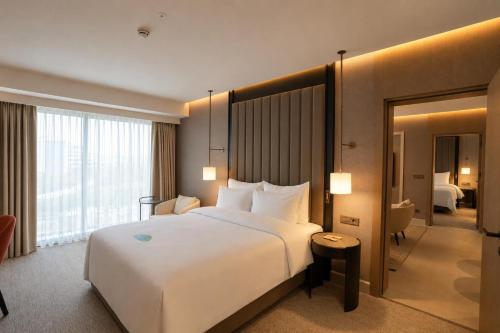 1 double bed, 2 twin beds