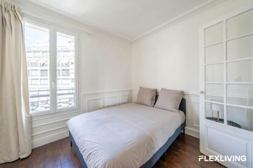 1BR flat Passy district near Eiffel Paris 16è