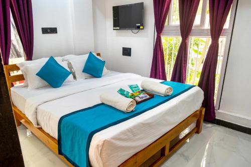 1 king bed, 1 twin bed