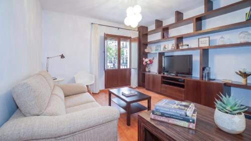 GuestReady - Granada Salvador with Balcony