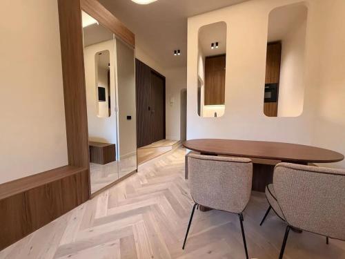 Champs-Élysées Apartment