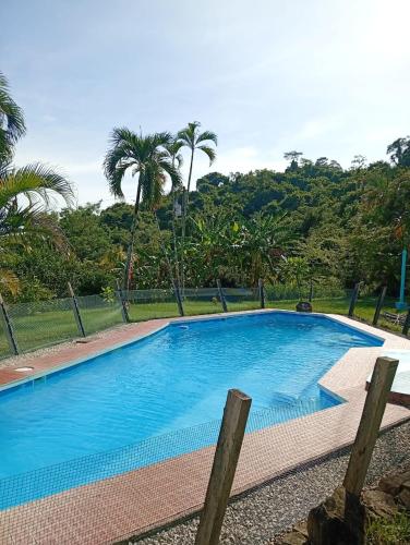Bassein, Finca Colibri, vue incroyable sur le Golfe de Nicoya, en Pleine Nature, ferry Playa Najanjo in Montana Grande