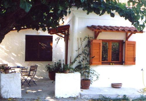  Ferienhaus Olivengarten, Pension in Lákka bei Lambírion