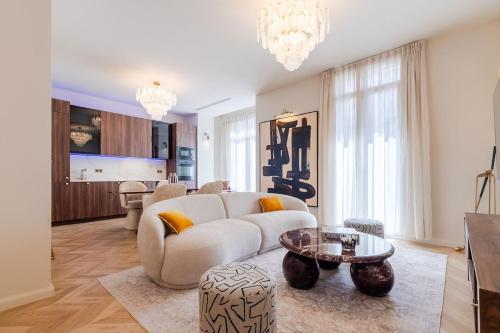 Monaco Border 3BR Luxury Apartment