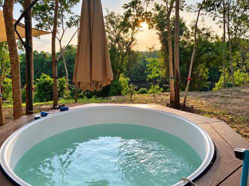 Swimming pool, Riverside Glamping Resort Kanchanaburi in Lat Ya