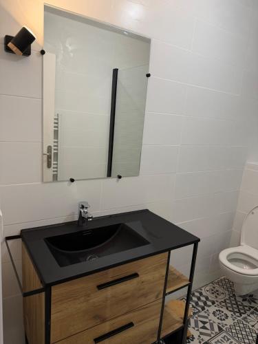 Cozy apartment - Tram right outside - Lyon 10 min in Bron
