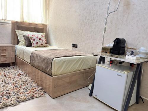 Cozy and comfortable room for female guests only in 벨 아루시