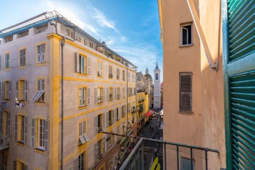 Mobility Lease 2br 2ba 2 kitchens 2 balconies in Old Town