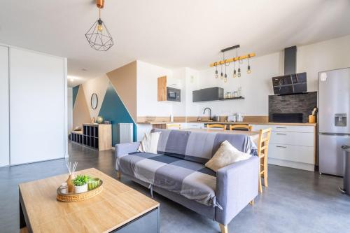 Vue Garonne Balcon Parking privé T2 lumineux