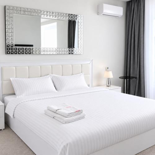 Cama, Riverview apartment in the Riviera in Nikolaev