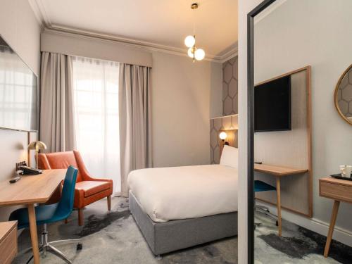 2 twin beds