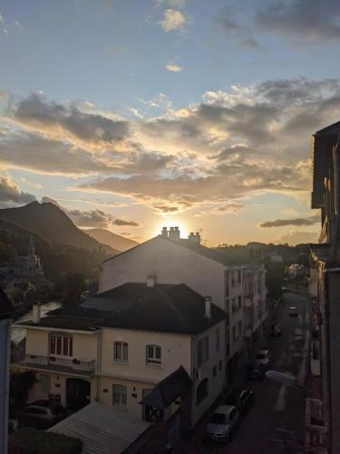 VENUE DU PAPE - Appartement à 3 min des Sanctuaires - Vue Basilique Château & Pyrénées - Tout compris