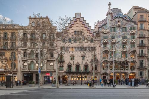 Elegante apartamento en el corazon de Barcelona - image 2